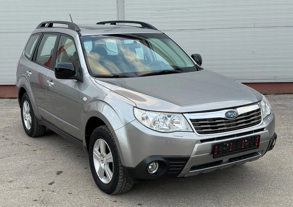 Subaru Forester cena 37500 przebieg: 199375, rok produkcji 2008 z Starachowice małe 466